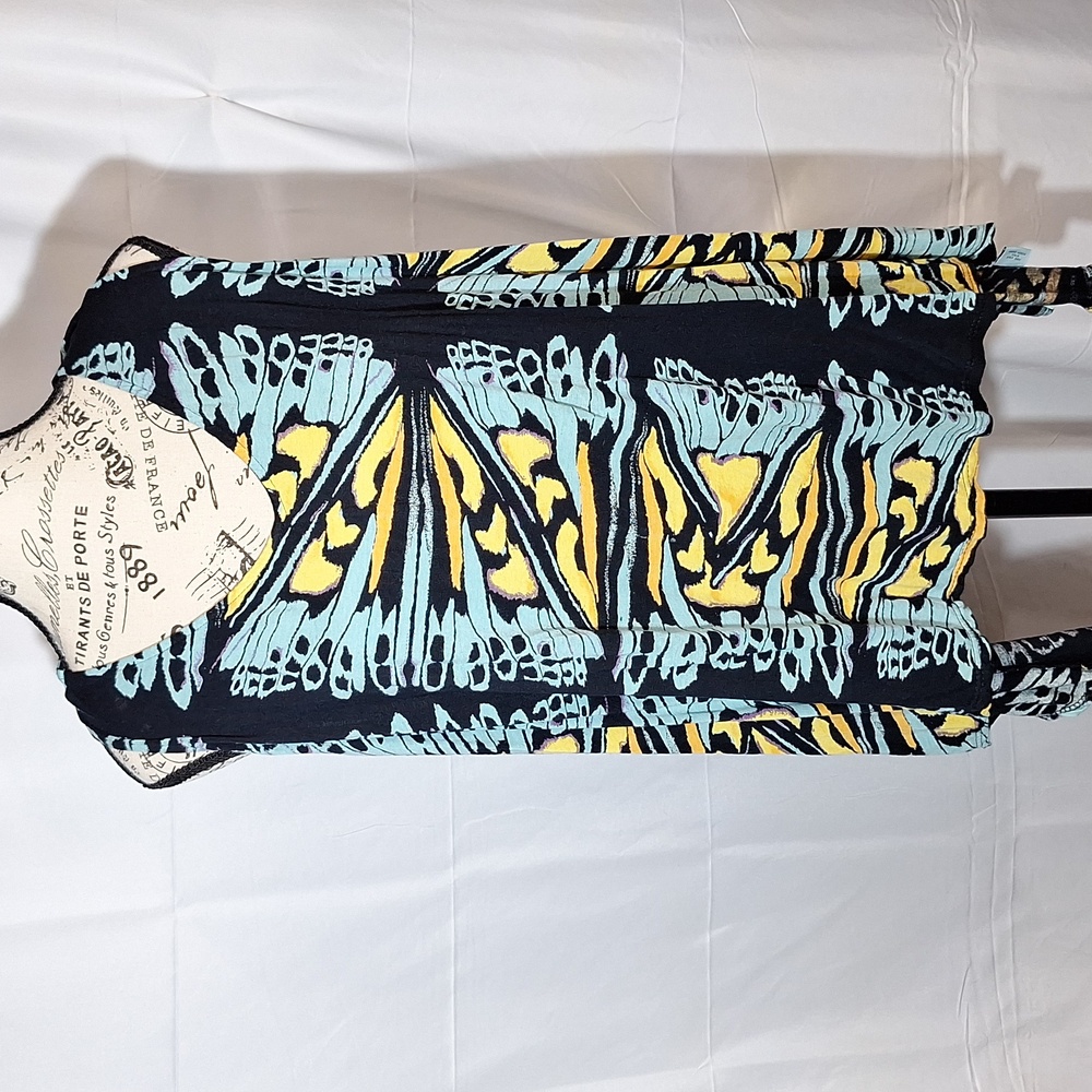 NOSTALGIA TANK TOP MEDIUM.